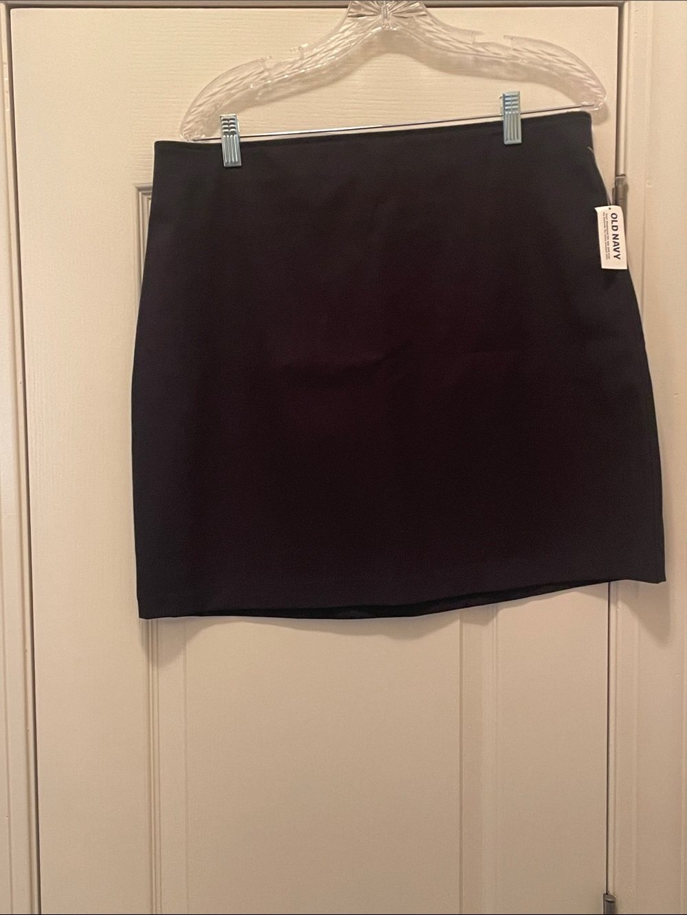 Old Navy Black Mini Skirt — Simple Straight Silhouette